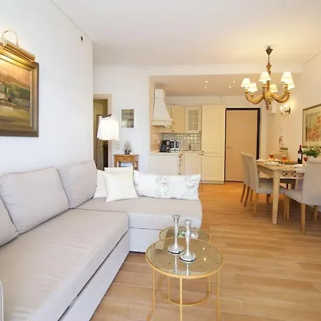 דירה Chloe Luxury Beachfront קרבומילוס