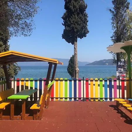 דירה Chloe Luxury Beachfront *