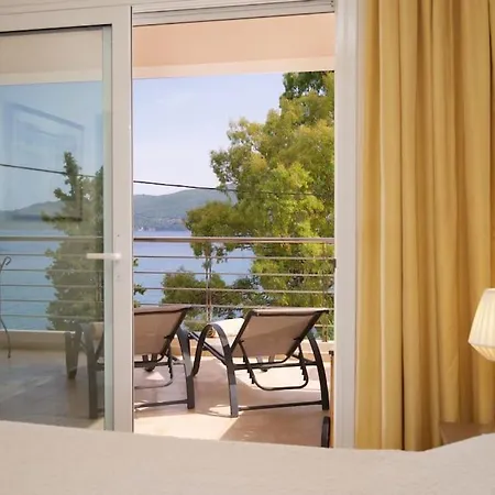 Chloe Luxury Beachfront דירה *