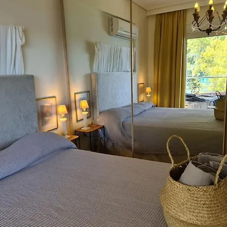 Chloe Luxury Beachfront דירה *
